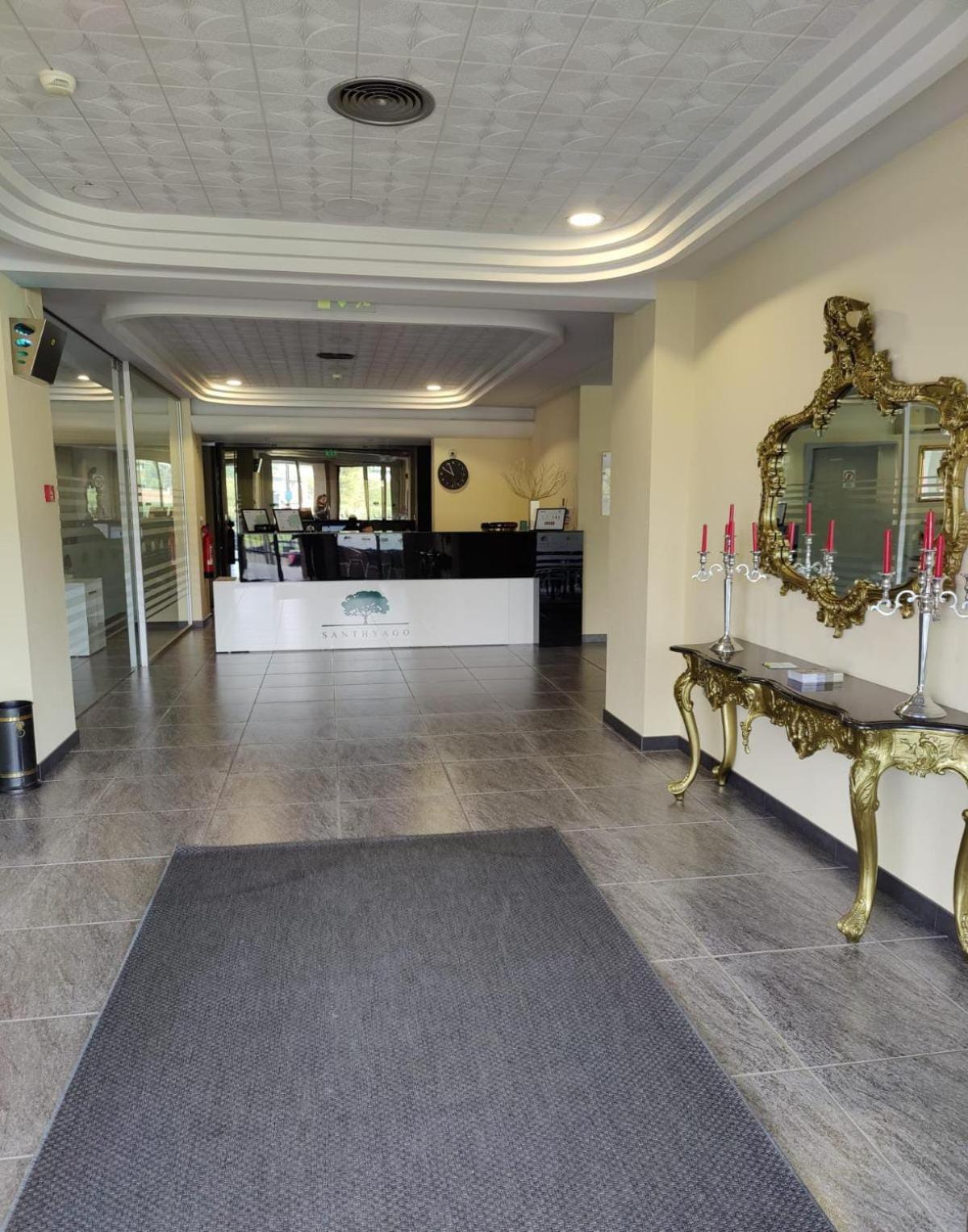 Hotel Santhyago Trofa Eksteriør billede