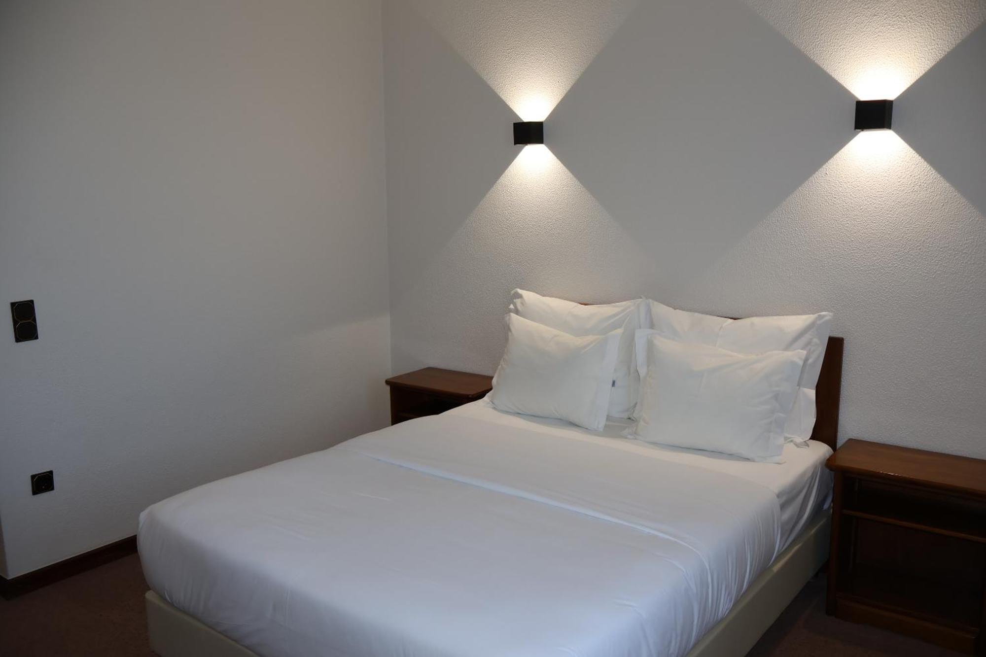 Hotel Santhyago Trofa Eksteriør billede